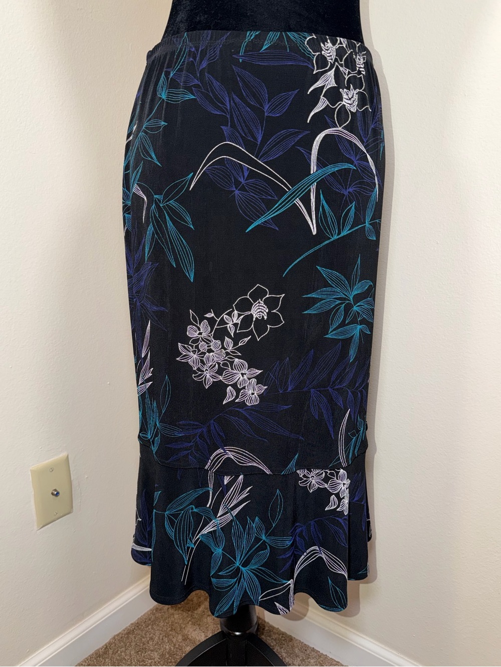 Vintage Y2K Chico’s Floral Stretchy Embroidered Whimsy Fairycore Midi Skirt